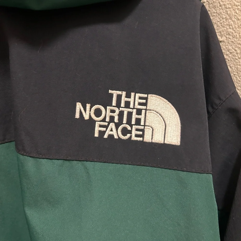90s The North Face Dark Green Hydroseal Windbreaker/Jacket - Picture 5 of 7